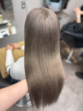 エミーバイモアムー(Emmie byMoremuu) [アイリ]ミルクティーカラー