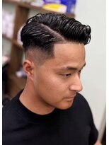 ケーエムシーセントラルルーツ(KMC Central Roots)&nbsp;フェード＆カット+眉カット