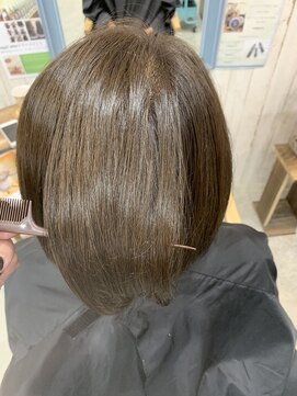 シューフルール(chou-fleur) 【cfm gloss color】柔らか質感、アッシュグレージュ