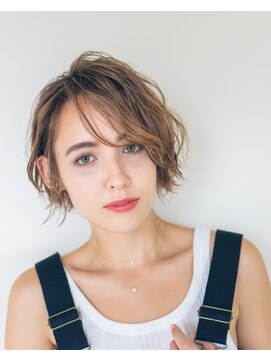 ピズム(PISM) 耳かけニュアンスイメチェンボブ/フォギーベージュ