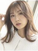 くびれレイヤーエモージュ前髪ミディアムボブ小顔カット