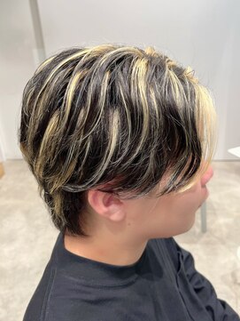 ライラ(Lyla) guest Style毛流れセンターパートブリーチハイライト　メッシュ