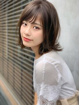 ジエクト ヴィシア(The Ect VIXIA) 外ハネボブ　20代ボブ　シナモンベージュ　透明感カラー　ボブ