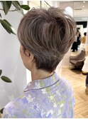 大人マッシュショート明るい白髪染め