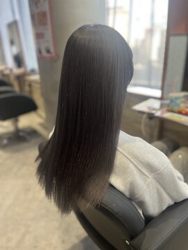 リーオオサカ(Lee Osaka) Wカラー×グレージュ×東芽生