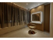 シャルル(charles)の雰囲気（個室ありのプライベート空間をお楽しみください。）