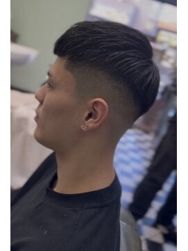 ケーエムシーセントラルルーツ(KMC Central Roots) メンズカット+スキンフェード