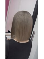 ジェプシー(JPCY) 白っぽくみえるグレージュカラー