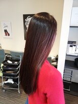 ヘアーズミンク ハグラザキ(Hairs mink Hagurazaki)&nbsp;赤系カラーの美髪ストレート