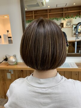 テイーハピネス 大竹店(T Happiness) カーキーアッシュ