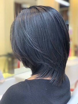 クオリス 上福岡店(QUALIS) 黒髪/前上がり/40代50代60代/小顔/レイヤーカット/くびれ/