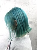 エメラルド×切りっぱなしボブ