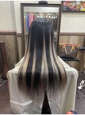 黒髪ロングも遊べるメッシュエクステ