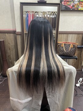 ディー エメ(D-aimer-) 黒髪ロングも遊べるメッシュエクステ