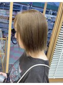 大人かわいいブリーチなしミルクティーベージュ×ボブ