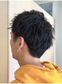 ゆるめツイストパーマ無造作ツーブロック刈り上げワックス仕上げ