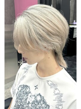 スライバイリアオオサカ(Sly By Ria OSAKA) ホワイトカラー/ウルフヘア【梅田】【大阪】