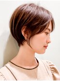 【小顔似合わせ】30代40代前髪あり丸みくびれショート１