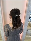 結婚式ヘアメイク♪シンプルな飾りが似合うハーフアップ