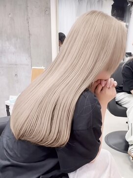 ジィルム(XELM) 韓国レイヤーカット/ブリーチ/レイヤーカット/ハッシュカット