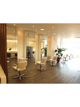 お客様一人ひとりの“なりたい”を叶えてくれる◇髪のクセや骨格を見極め、あなただけのスタイルをご提案！