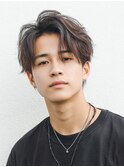 黒髪人気ツーブロックワックスなしセンターパートパーマ