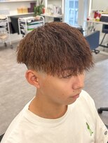 ルースト 心斎橋店(ROOST)&nbsp;刈り上げセンターパート/波巻きツイストスパイラル/大阪