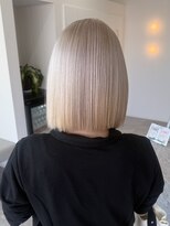 レノ 直江店(RENO) ハイトーン切りっぱなしボブ