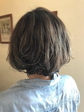 アルファレイズトロワ(alphareiz trois) ゆるふわパーマボブ