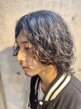 エリマ 調布(elima) センターパート/ウルフスタイル/波巻きスパイラル/襟足あり