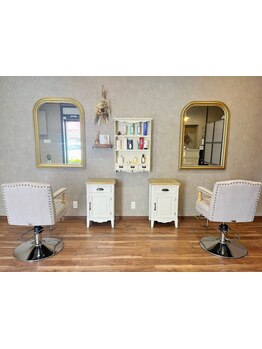 <蒲郡市>少人数だから相談しやすい雰囲気が魅力的◎普段はできない髪や頭皮のお悩みを是非ご相談ください!