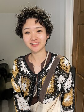 ナループロアツム(Nalu pu loa Tsum) ショートのハードパーマ