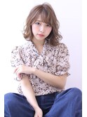ふんわりミディアムウェーブヘア