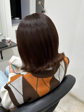 イーエムエー アールビアンカ 名駅店(e.m.a×Ar be.anca) 外ハネスタイル[守下まや]