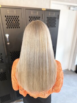 シアン(CYAN) #ホワイトミルクティー#ブリーチ#ケアブリーチ#髪質改善