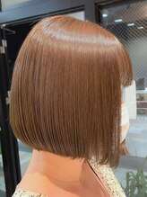 光をまとう、ツヤと透明感の【イルミナカラー】