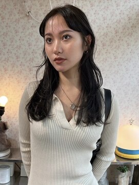 イル(iru) オリーブブラウン 顔まわりレイヤー 透明感カラー