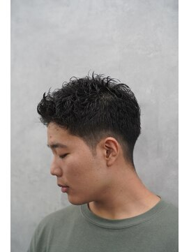 クロムトウキョウ ザ バーバー ネオン 新宿店(CHROM TOKYO the Barber ne/on) アップバングショート