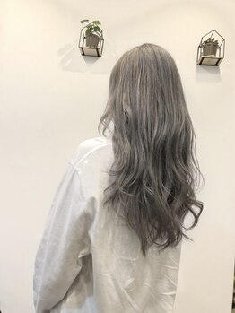 ヘアルーム カフー(hair room kafuu)の写真/髪質改善や白髪ぼかしも好評◎大人女性の髪のお悩みに寄り添い、理想のスタイルを叶えるサロンです。