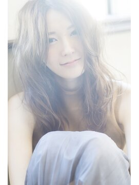 シークス(SYKTH.) 【SYKTH】　レイヤーの揺れ感にヌーディーな色気がほんのり・・