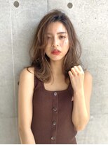 ジーナ 梅田(Zina)&nbsp;【Zina 梅田】　レイヤーカット　グレージュ　ハイライトカラー