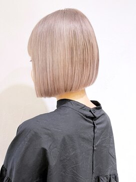 アイティーバイアルバム 松戸店(IT by ALBUM) プラチナベージュミニボブ_くびれヘアビタミンカラー_ba330671