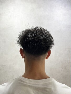 アヴァンセ(Avancer) 3mmツーブロックのツイストパーマ/メンズ/カット/ショート