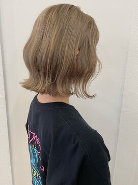 パル バイ ラベスト(Pal by lovest) ハイトーン♪ブロンドベージュ×切りっぱなし