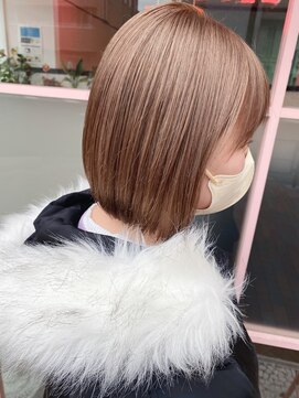 イルウィ(irwi) 【トレンド】ブリーチカラー カームベージュカラー ボブ