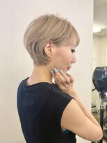 30代40代50代耳かけショート前髪なしハンサムショートカット