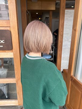 イロ バイ ミロク(ILO by miloc) ベージュカラー