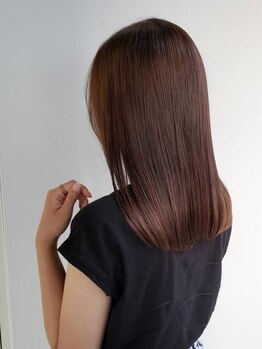 シルエット 美容室の写真/乾かしただけでまとまる扱いやすい髪へ◎コンプレックスだった髪のお悩みも縮毛矯正で解決！