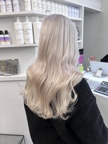 ペレ 渋谷(PELE) イメチェン/ホワイトブロンド/外ハネボブ/ワイドバング/渋谷