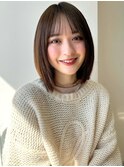 20代 切りっぱなしボブ ぱっつん前髪 透明感カラー 内巻きボブ